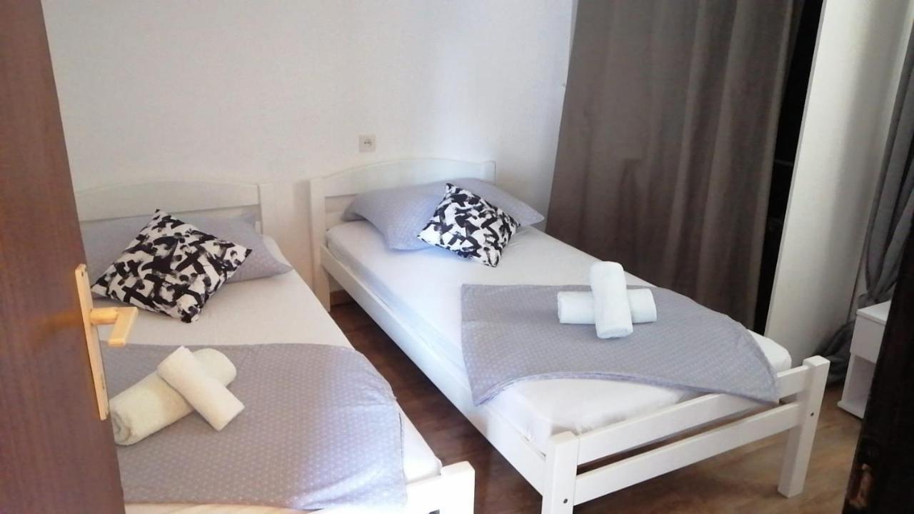 Beach House Black Olive Villa Slatine Kültér fotó