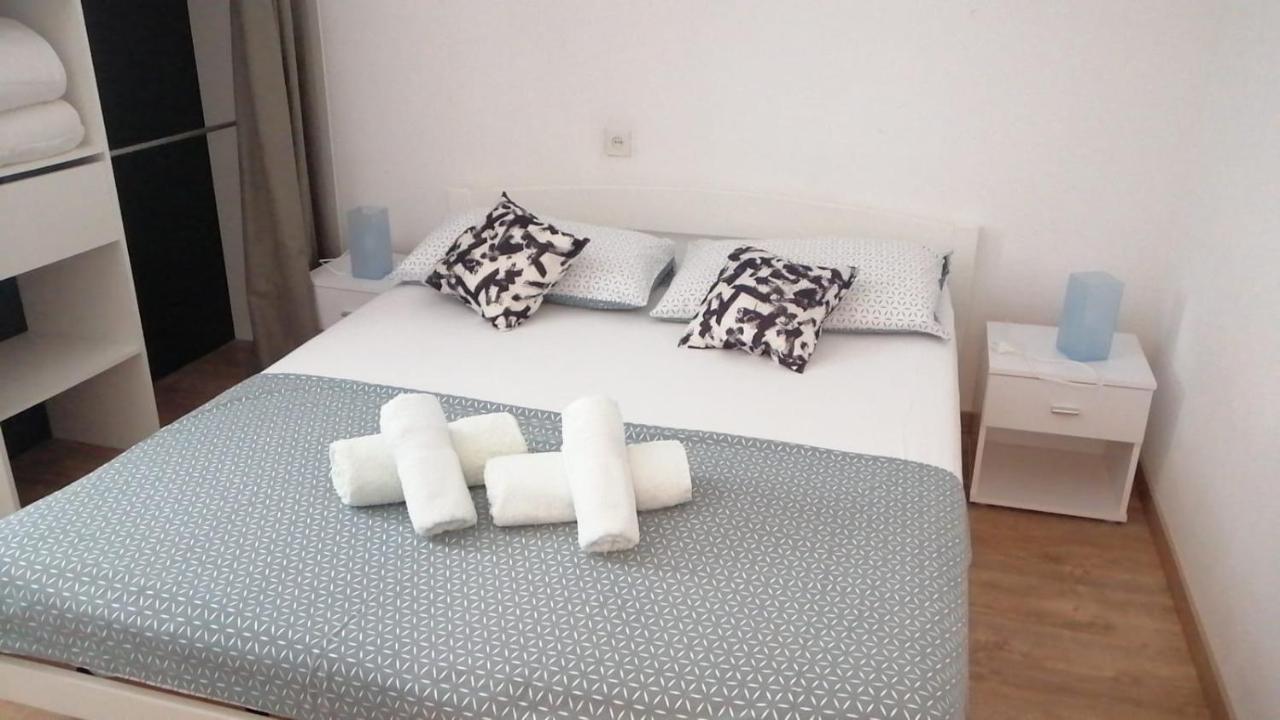 Beach House Black Olive Villa Slatine Kültér fotó