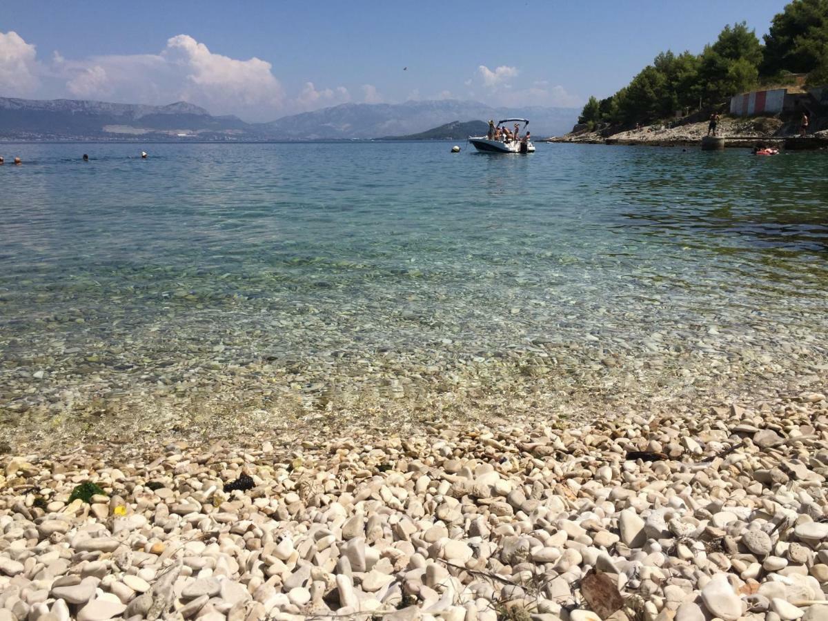 Beach House Black Olive Villa Slatine Kültér fotó