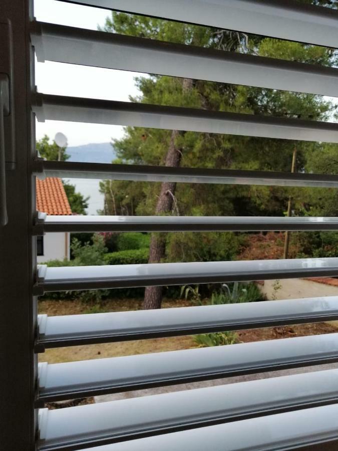 Beach House Black Olive Villa Slatine Kültér fotó